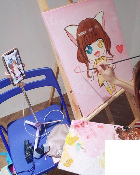 凱伊 最近在YouTube開畫展 名為心目中的女孩~嘻 (19P)