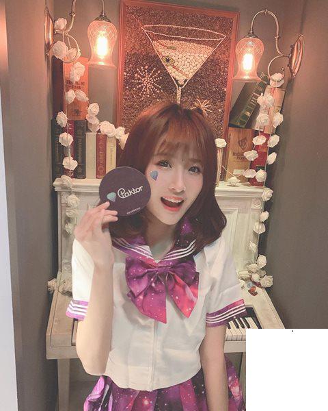 凱伊 最近在YouTube開畫展 名為心目中的女孩~嘻 (19P)