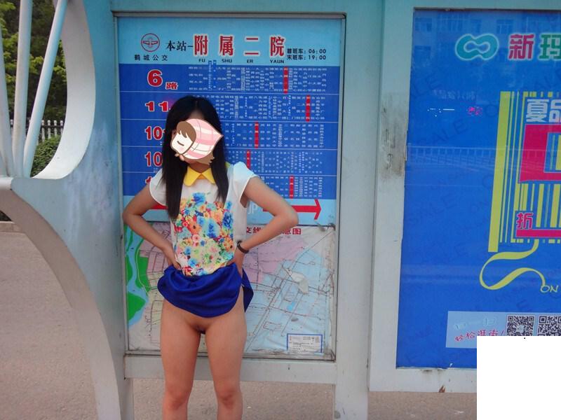 周游世界的露出人妻-之一 (95P)