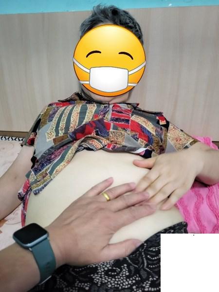 大嬸白肉獻身 (10P)