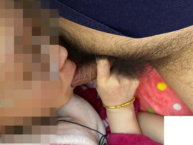 家有騷妻吃雞雞，炮機預告貼，電動大JJ即將入侵小騷逼 (21P)