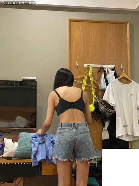 這個女炮友你覺得漂亮嗎？身材超好的 ~~~~~~