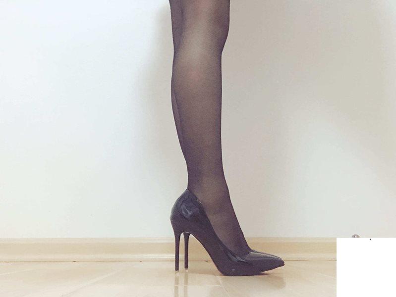 網紅少女黑絲 高跟鞋