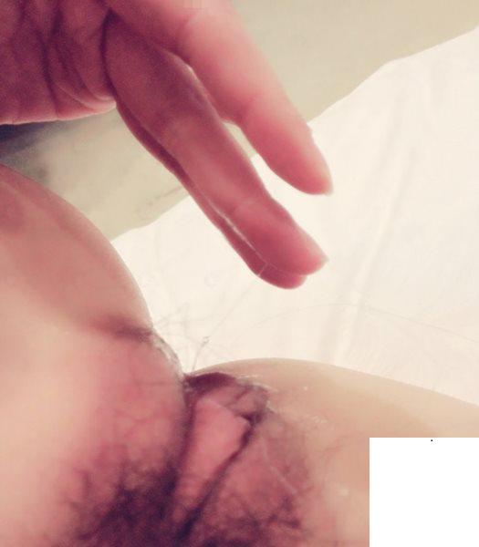 B里面的水能拉絲好久沒洗B了聞聞嗎 (10P)