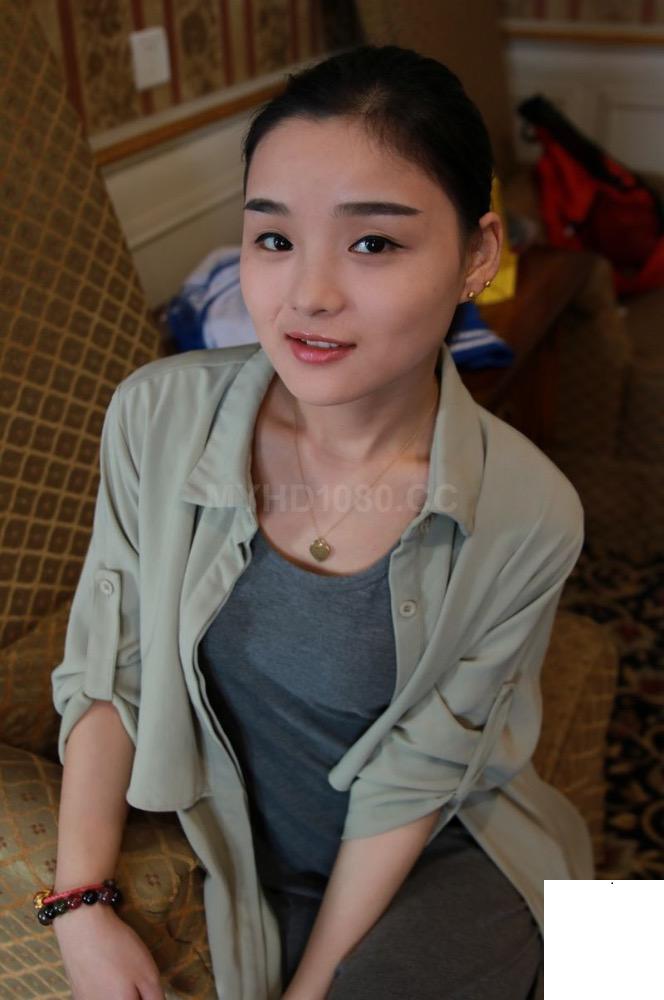 風騷小嫩模超大尺度挺臀露粉穴 (50P)