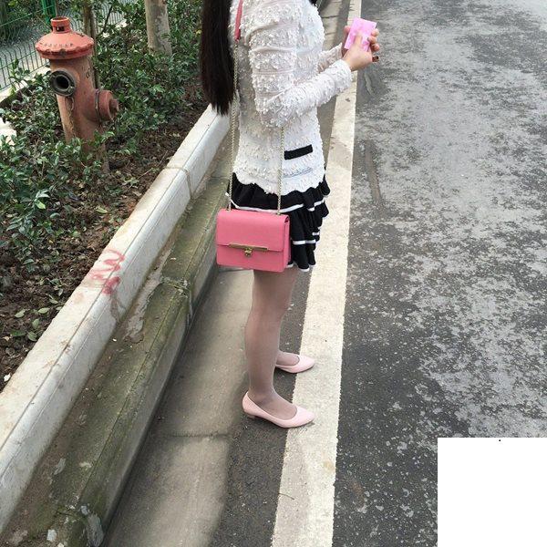 約炮羞澀豐滿騷婦 (16P)