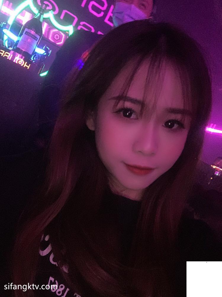 太久沒見女友要幾張照片來看看 (16P)