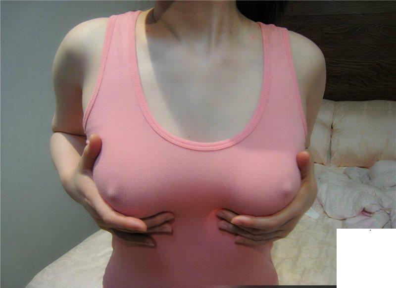 穿上粉紅色背心的誘惑 (35P)