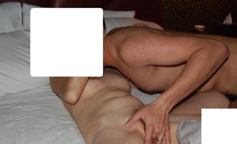 嫂子叫我帶她見識一下汽車旅館 不小心上了她 (11P)