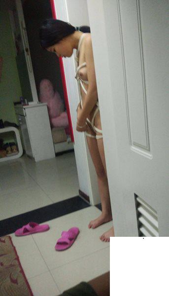 在家吃飯都要捆綁隨時保持被虐的狀態 (18P)