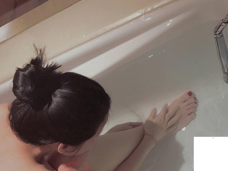 極品人妻找單身男 (10P)