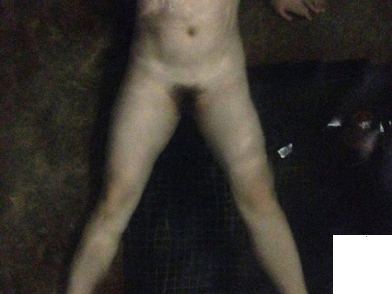 胸大少婦 溫泉濕身 (11P)