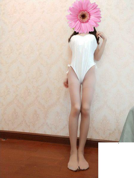 粉嫩小妹各種內衣的誘惑 (14P)