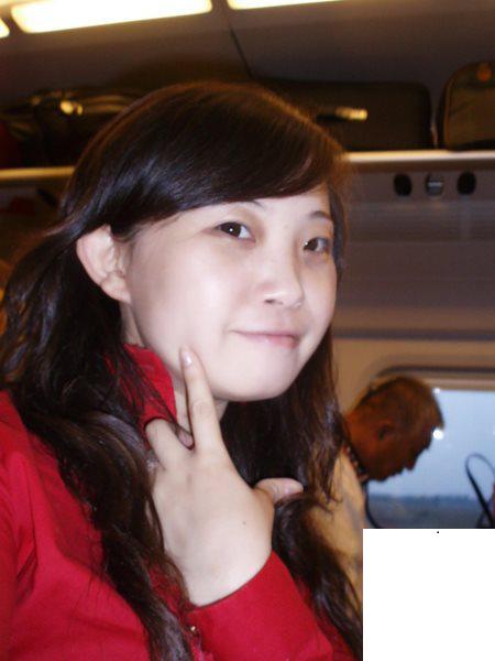 淫蕩小人妻性愛日記 (23P)