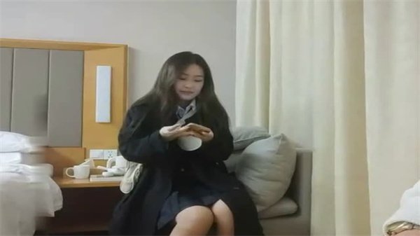 利哥探花无敌身材短发美少女被各种操全场大喊加钟