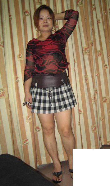 老鄉的老婆出來賣的 給錢就可搞 (20P)