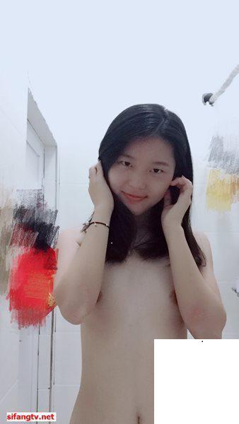 大奶子出入平安 (21P)