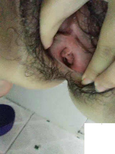 小騷貨發來的自拍照，放開那個蘿卜讓我來 (27P)