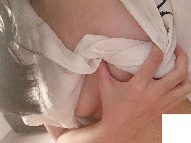 少女說任你拍20張照片只需要三百塊 (19P)