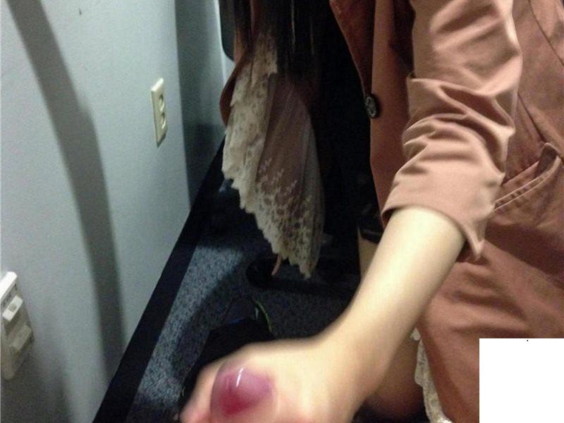 三言兩語就約到了 操了也沒要錢 (10P)