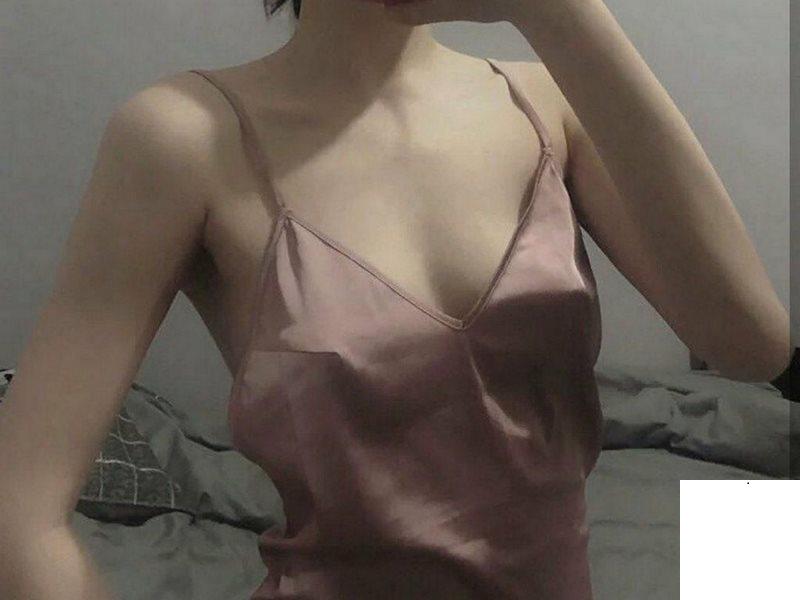 姐姐奶的粉穴 (13P)