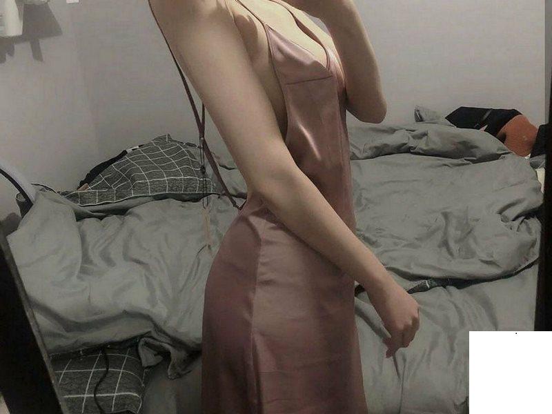 姐姐奶的粉穴 (13P)