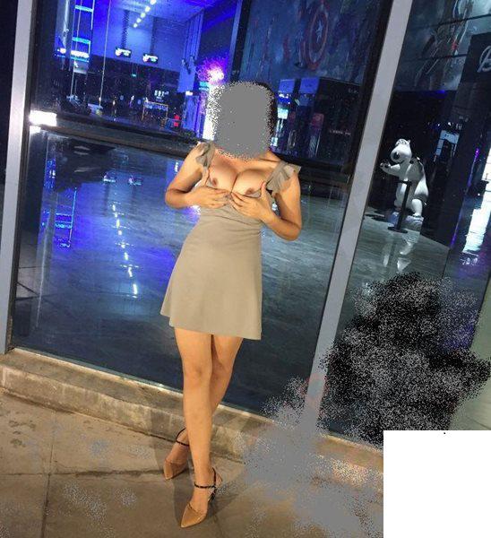 辣妹大膽戶外露出自拍投稿 (35P)