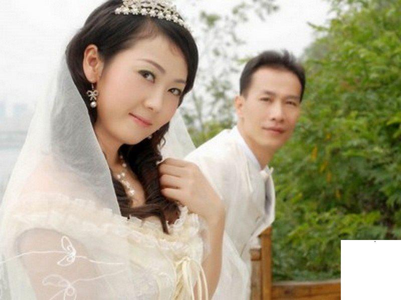 新婚小夫妻的甜蜜旅行 (22P)