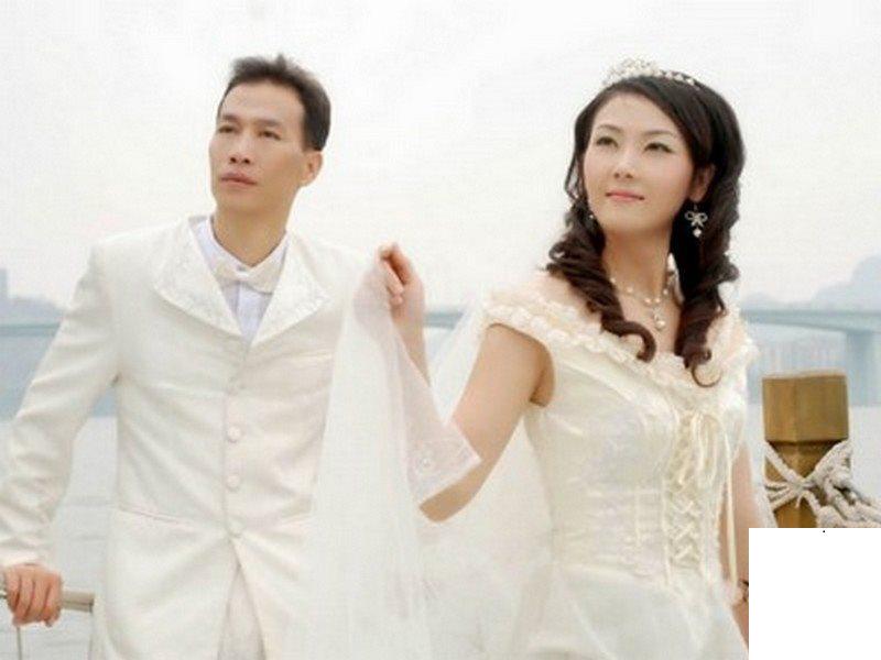 新婚小夫妻的甜蜜旅行 (22P)