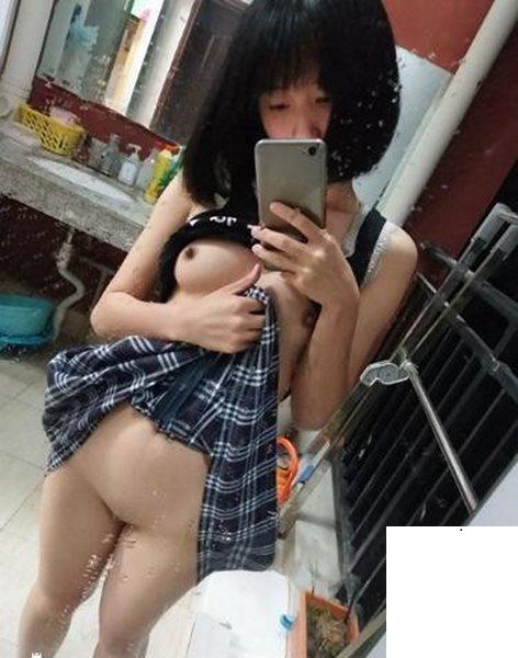 身材很棒的短發大學生 (10P)