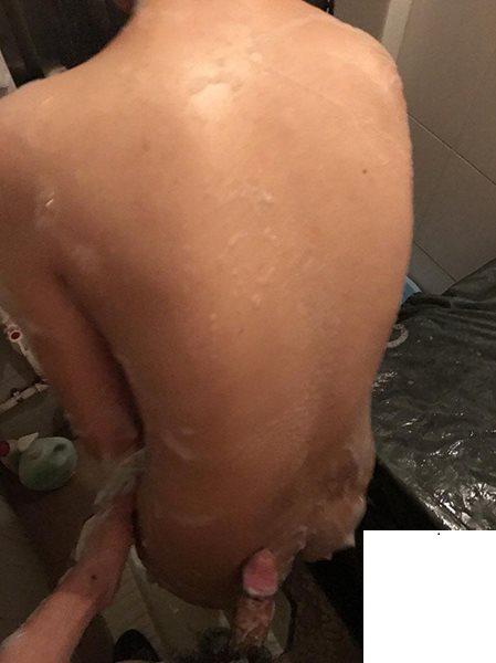 隔壁大樓的妹妹她家 水管破掉了 (12P)