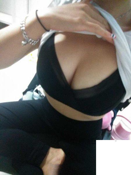 女友酥胸真的香 (10P)