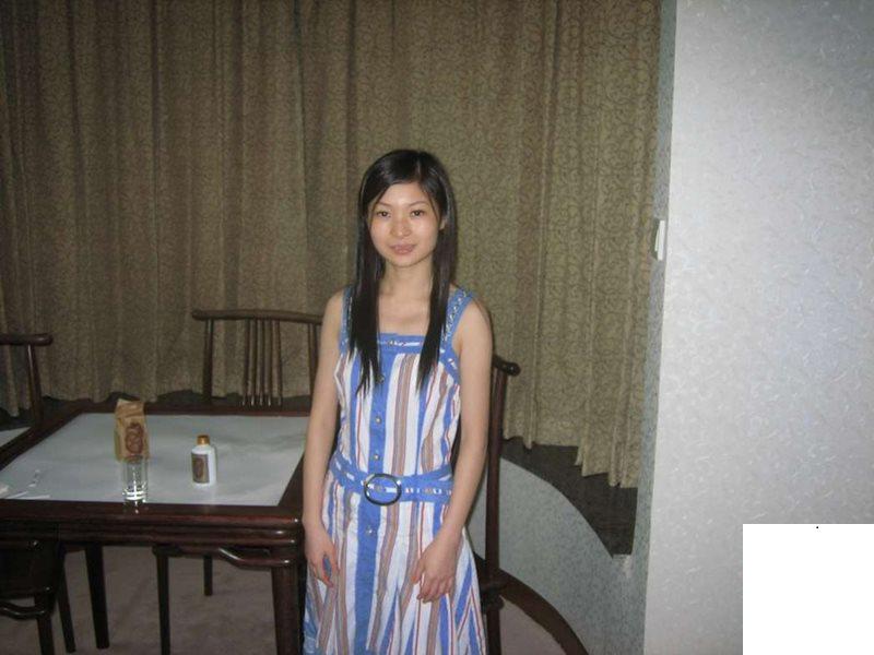 超漂亮小人妻露出 (19P)