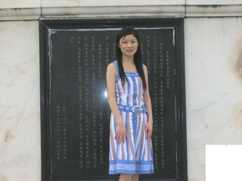 超漂亮小人妻露出 (19P)