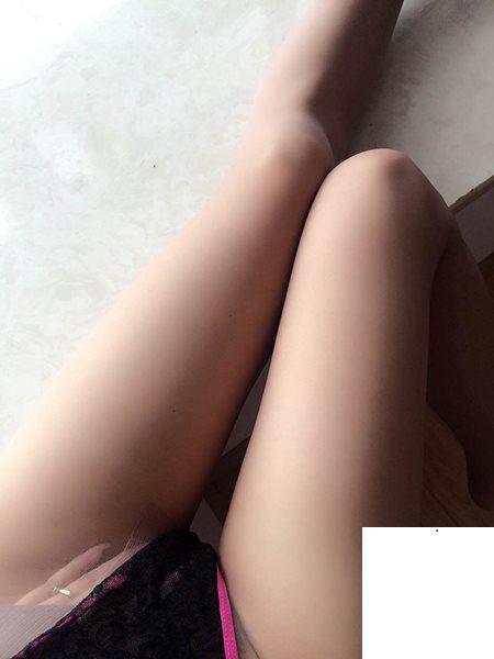 身材很好的絲襪長腿妹子 (15P)