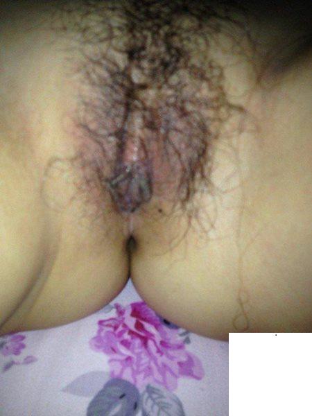 無套中出已婚人妻 (10P)