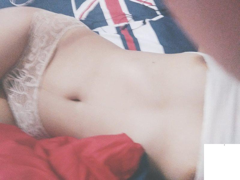 自帶風騷的妹子 (19P)