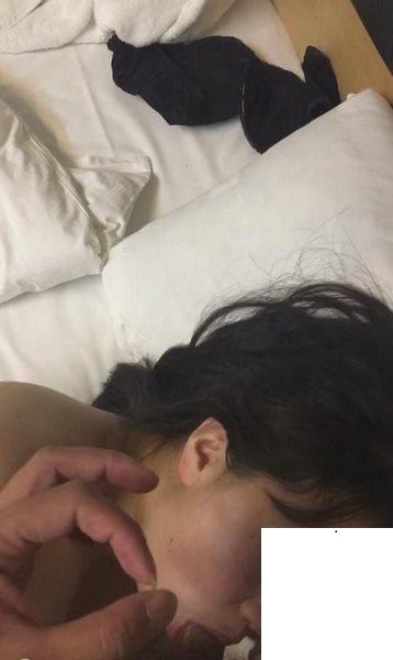 千里送屌 大叔約小正妹 (21P)