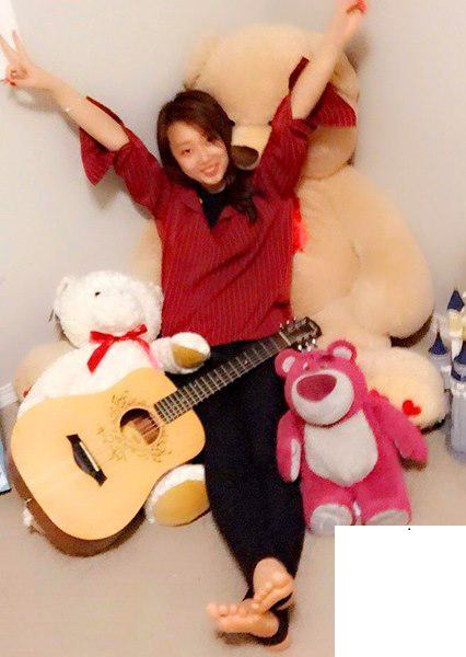 輕熟女一枚，胸大屁股圓 (20P)