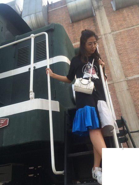 鄰家的小女孩 (18P)