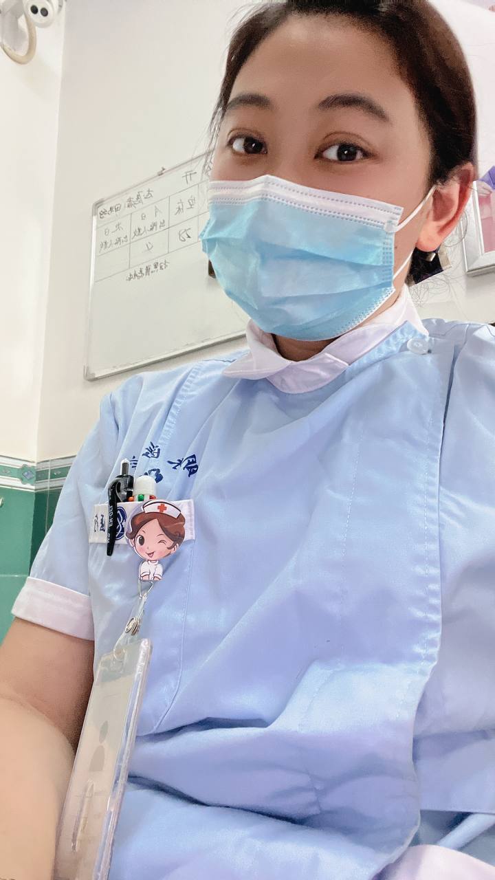 高颜值齐齐哈尔明珠医院内分泌科护士王雪口交大屌被金主爸爸各种玩弄