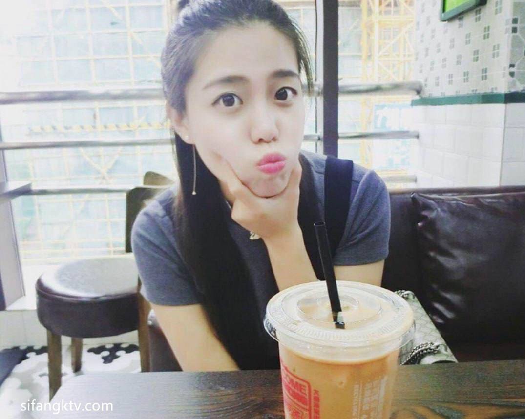 高颜值风韵犹存的巨乳人妻有这样的老婆会不会让你精尽人亡啊