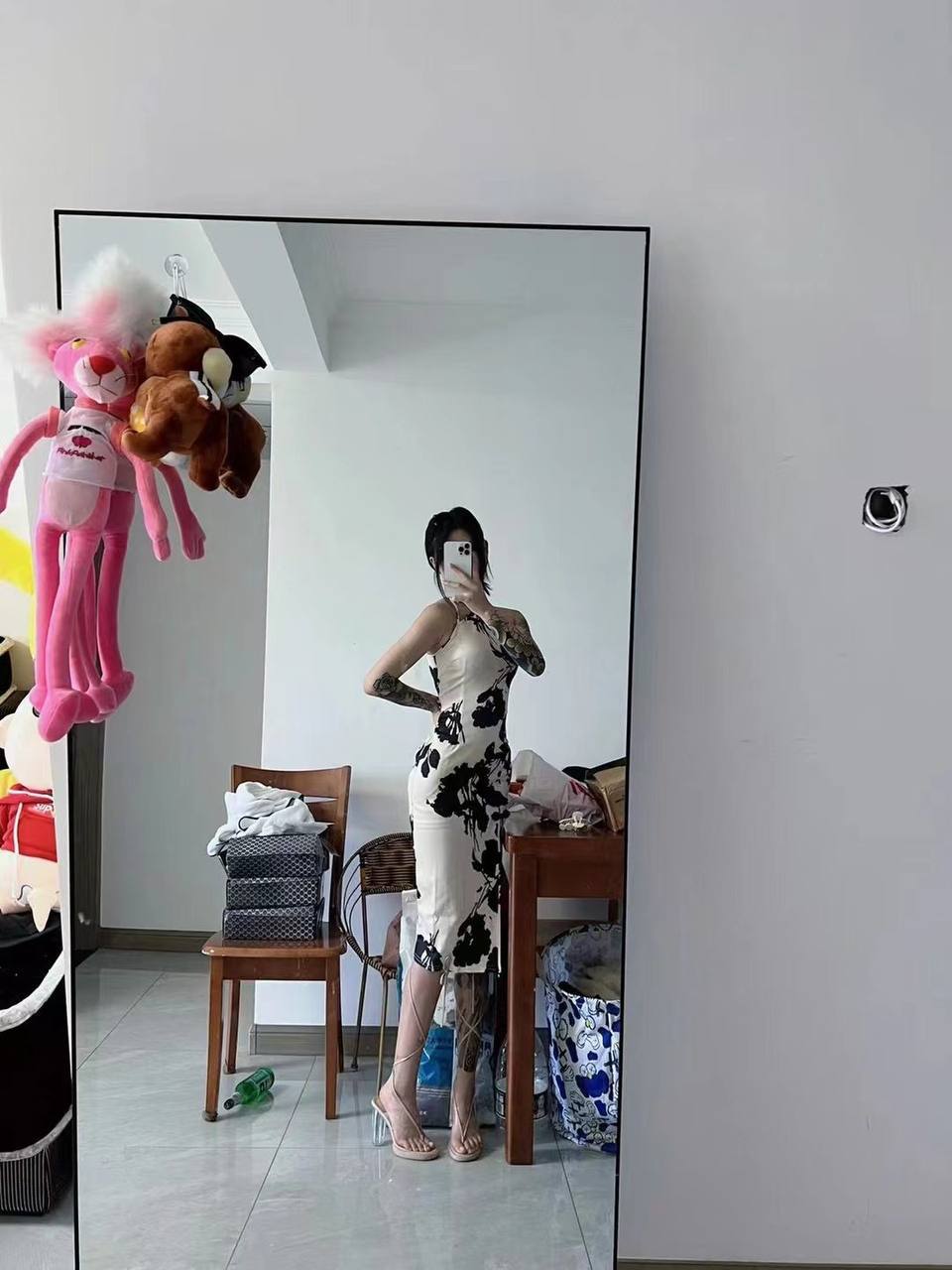 专操极品嫩妹大神 约炮精神小妹 身体很敏感 动了几下就出白浆了攻速拉满让小妹妹体验