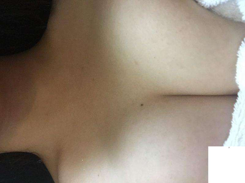 單眼皮女孩 純純的臉孔 不對稱陰唇才是亮點 (15P)