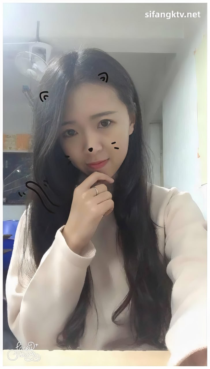 天津农学院母狗，清纯漂亮御姐化身反差婊